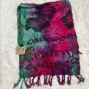 👑 NWT Casual Moments Sarong
